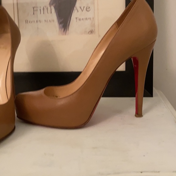 LAST CHANCE!Christian Louboutin Sz 37 Nude Pumps - Picture 3 of 11